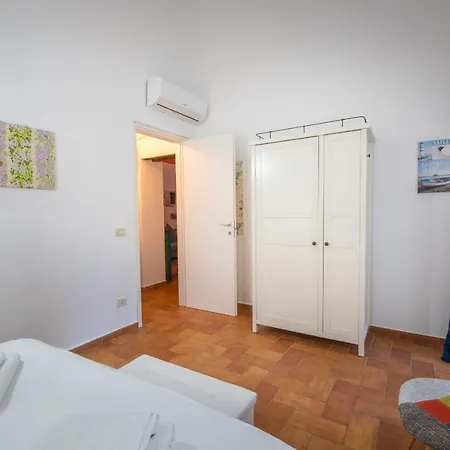 Favolosa Casa A 切法卢